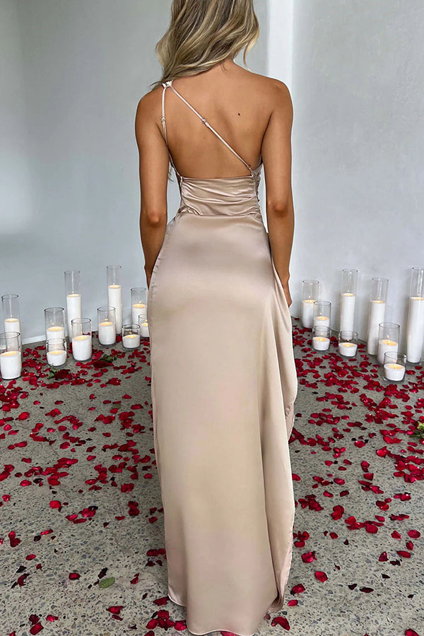 Satinkleid in Maxilänge mit Schlitz und Drapierung, One-Shoulder-Design