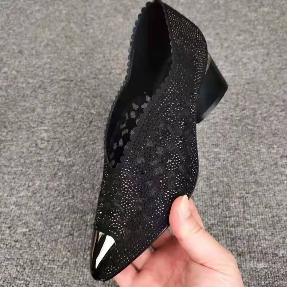👡Zapatillas de malla con cristales y tacón grueso.