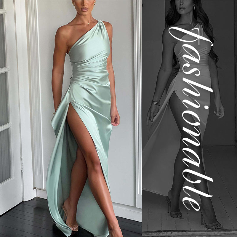 Satinkleid in Maxilänge mit Schlitz und Drapierung, One-Shoulder-Design