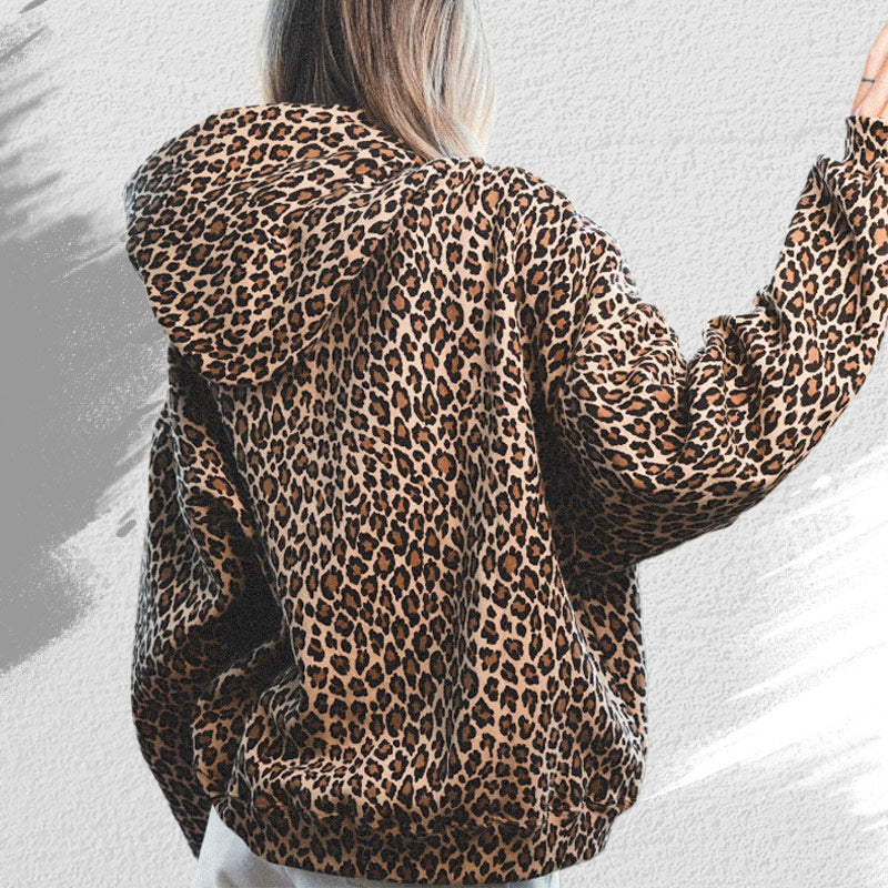 Damen-Outfit mit Leopardenmuster