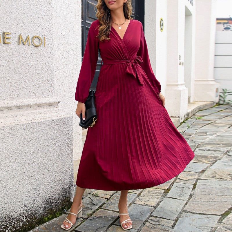 Langes plissiertes Wickelkleid mit Bindegürtel für Damen