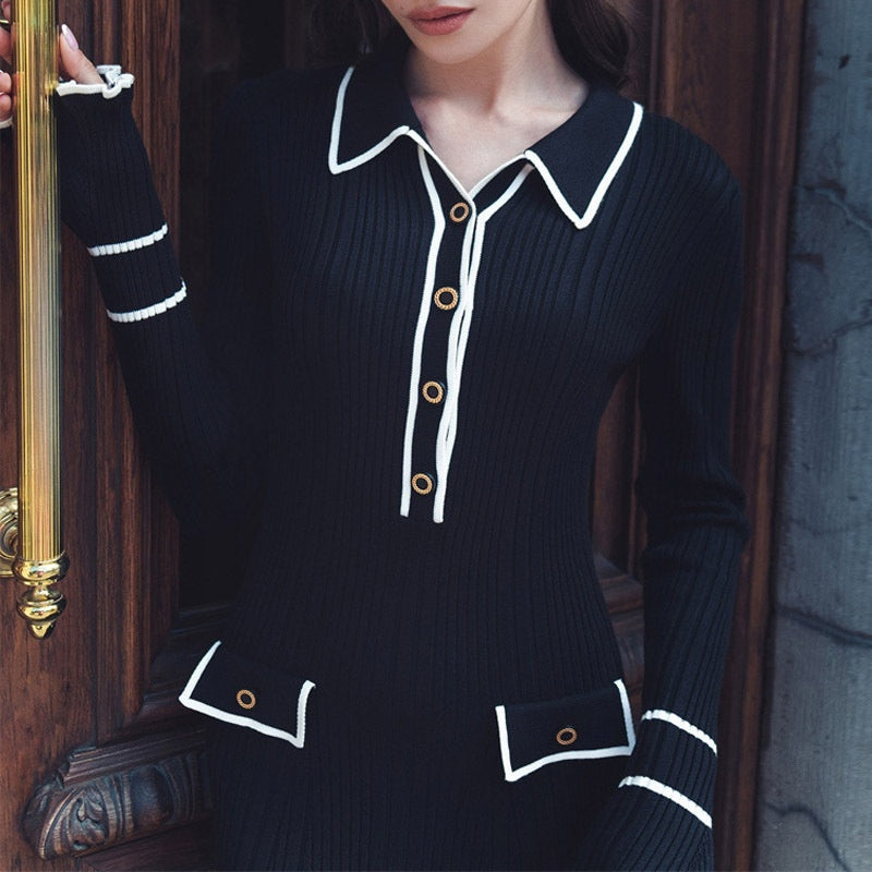 Damen Strickkleid mit Glockenärmeln und halbem Knopfverschluss