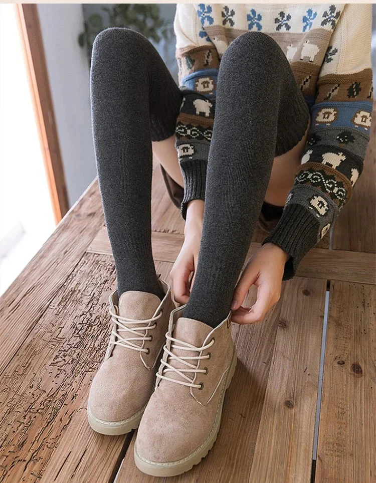 Plüsch verdickte Über-die-Knie-Thermalsocken