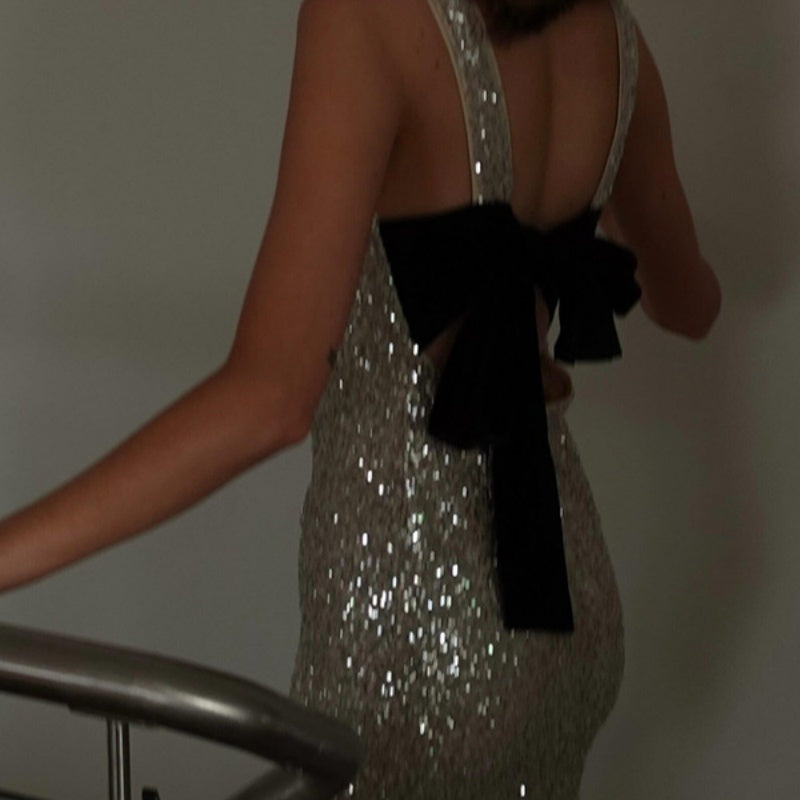 Vestido elegante, sexy y sin lacas y bucle