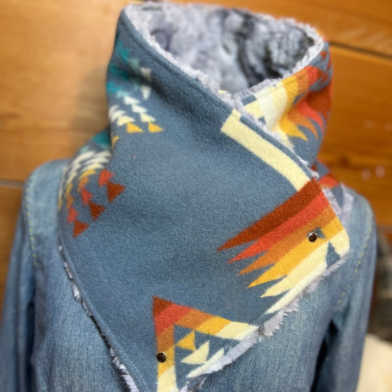 Bedruckter Damen-Schlauchschal mit Knopf