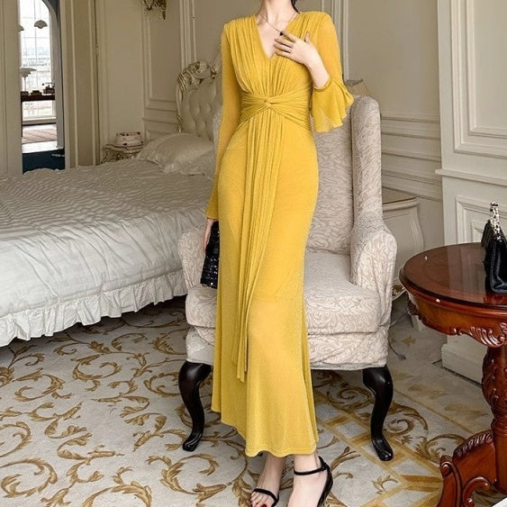 Vestido elegante de Fodycon Maxi con un cuello en V y ciego plisado