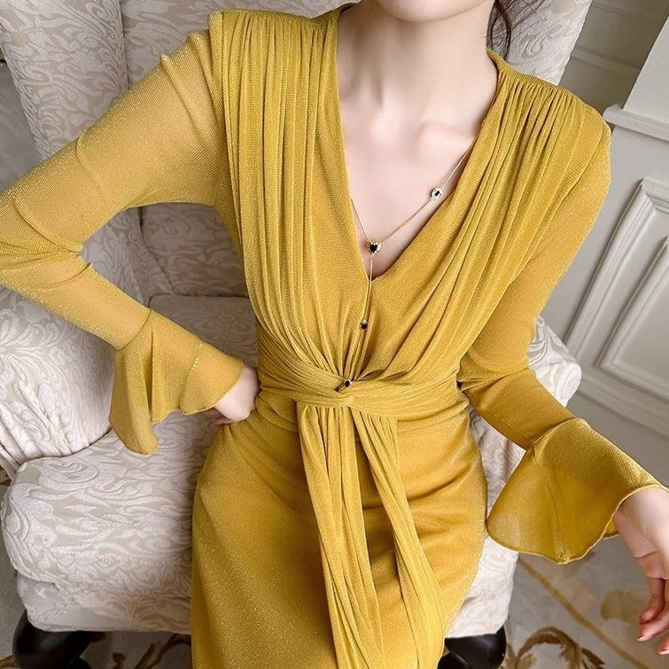 Vestido elegante de Fodycon Maxi con un cuello en V y ciego plisado