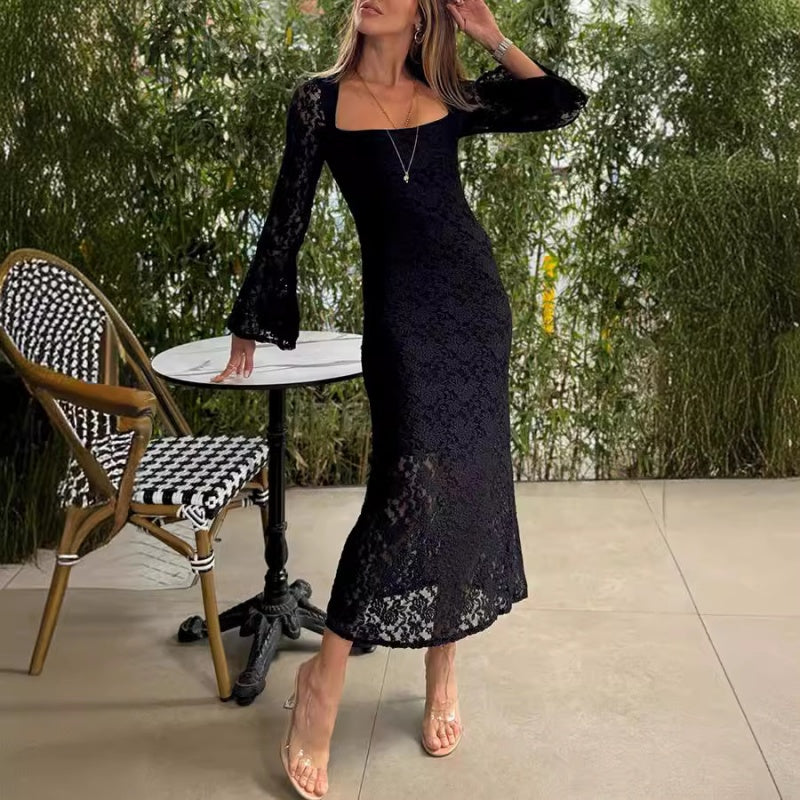 Vestido de encaje con mangas de trompeta, dobladillo de ranura y corte de cintura