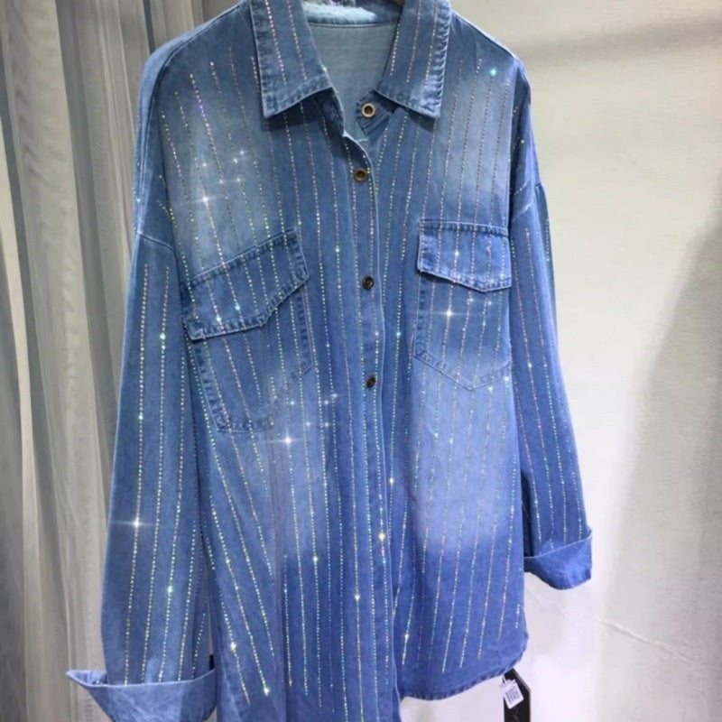 Camisa de jean femenina con diamantes de imitación y botón