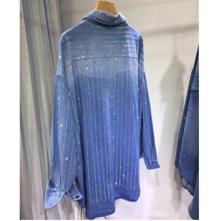 Camisa de jean femenina con diamantes de imitación y botón