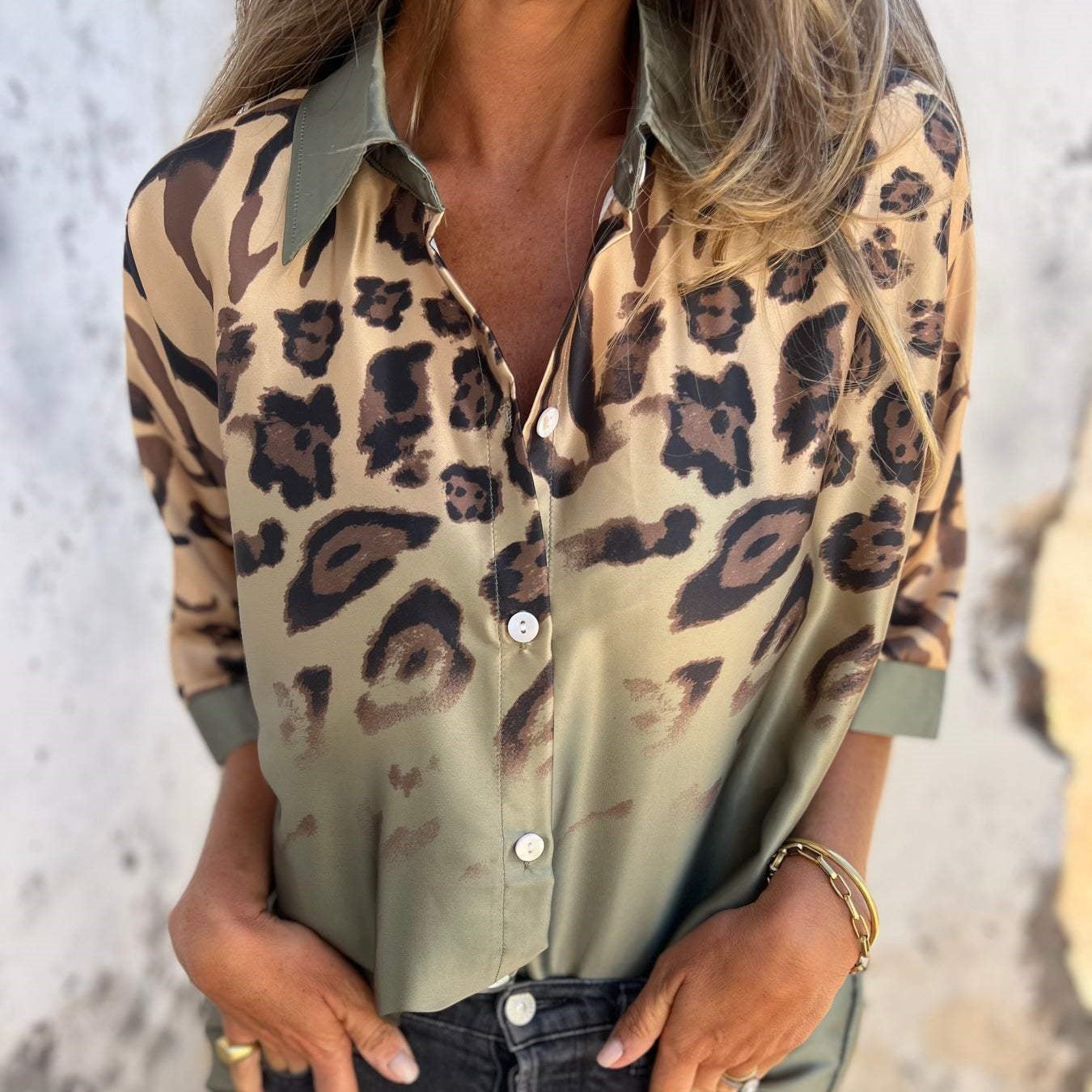Botón camisa con patrón de leopardo para mujeres