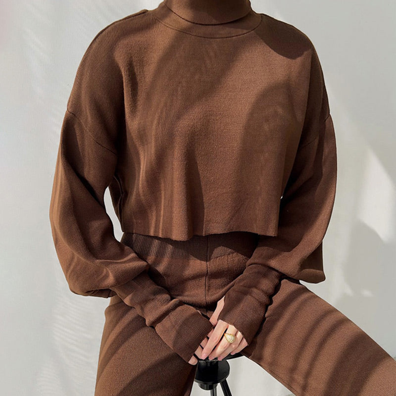 Atuendo de damas con tapa de recorte de cuello alto de manga larga y pantalones