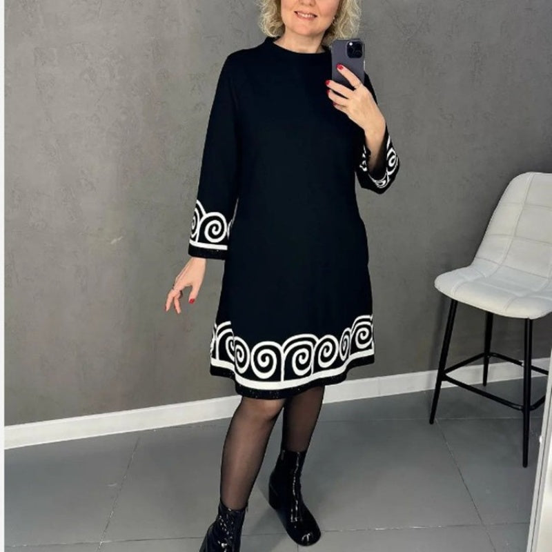 Vestido de manga larga con un patrón abstracto