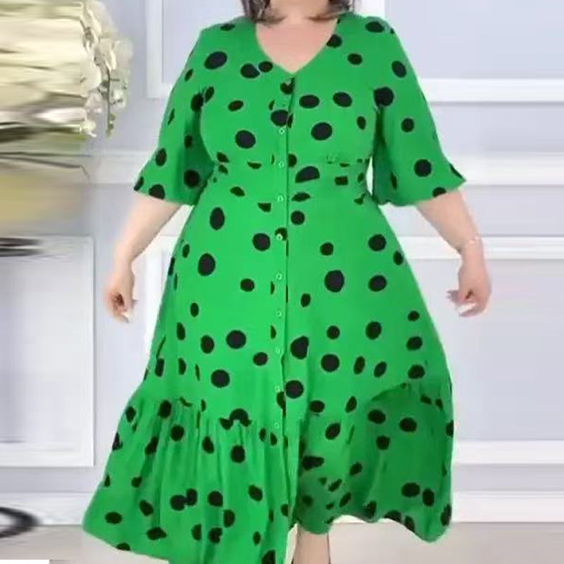 Vestido de lunares de damas elegantes con un escrito en V