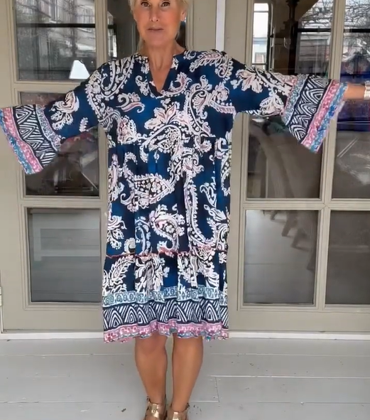 Vestido de ocio para mujeres con cuello en V y patrón de flores