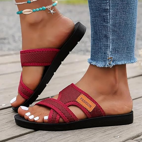 Cómodas sandalias planas con una punta abierta para pies anchos