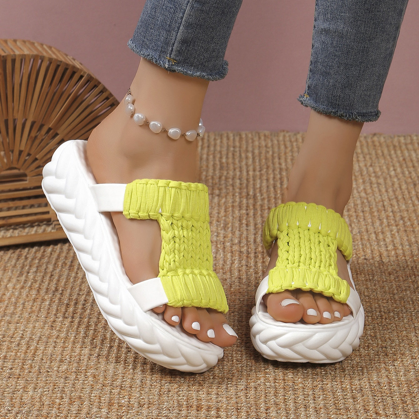 Zapatillas tejidas gruesas en colores brillantes