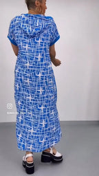 Langes stilvolles Kleid