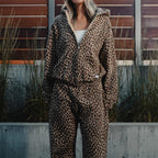 Damen-Outfit mit Leopardenmuster
