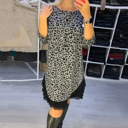 Damenkleid mit Leopardenmuster und Spitzenbesatz