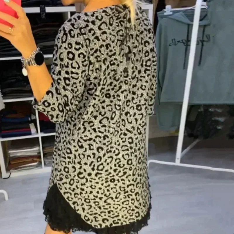 Damenkleid mit Leopardenmuster und Spitzenbesatz