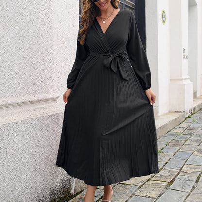 Langes plissiertes Wickelkleid mit Bindegürtel für Damen