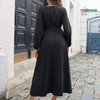 Langes plissiertes Wickelkleid mit Bindegürtel für Damen