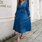 Langes plissiertes Wickelkleid mit Bindegürtel für Damen