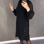 Damenkleid mit Rundhalsausschnitt, einfarbig und Strasssteinen