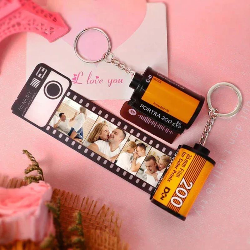 "🎅Weihnachts-Specials | Retro Film-Schlüsselanhänger - Stilvolles Accessoire, ideal zum Selbstgebrauch oder als Geschenk🎁"