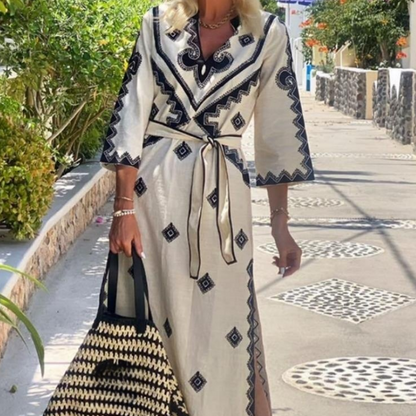 Vestido boho de damas con patrón de geometría de etno, cuello en V y cinturón
