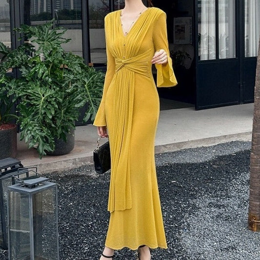 Vestido elegante de Fodycon Maxi con un cuello en V y ciego plisado