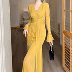 Elegantes Bodycon-Maxi-Kleid mit V-Ausschnitt und Plissee