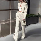 🔥Kostenloser Versand - 🎉Elegantes zweiteiliges Set aus Oberteil und Hose für Damen