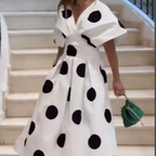 Elegantes V-Ausschnitt Kleid mit A-Linien-Schnitt und Puffärmel