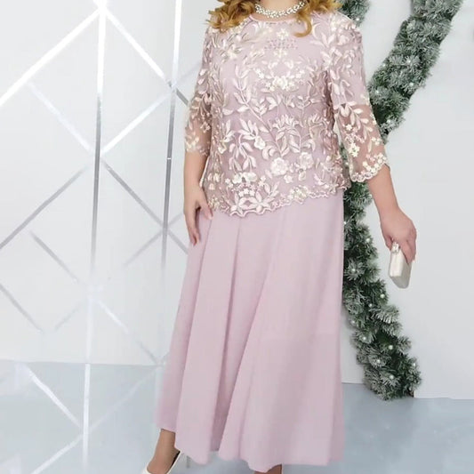 Vestido colocado en tamaños grandes con flip bordado