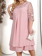 Damenkleid aus besticktem Chiffon mit Rundhalsausschnitt