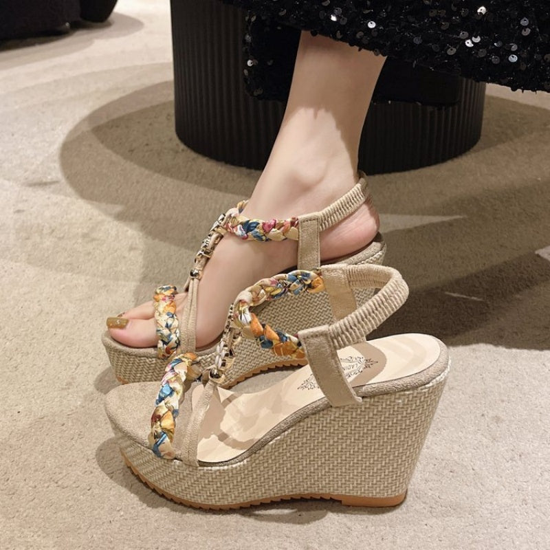 Boho-Keilsandalen für Frauen mit spitzen Zehen
