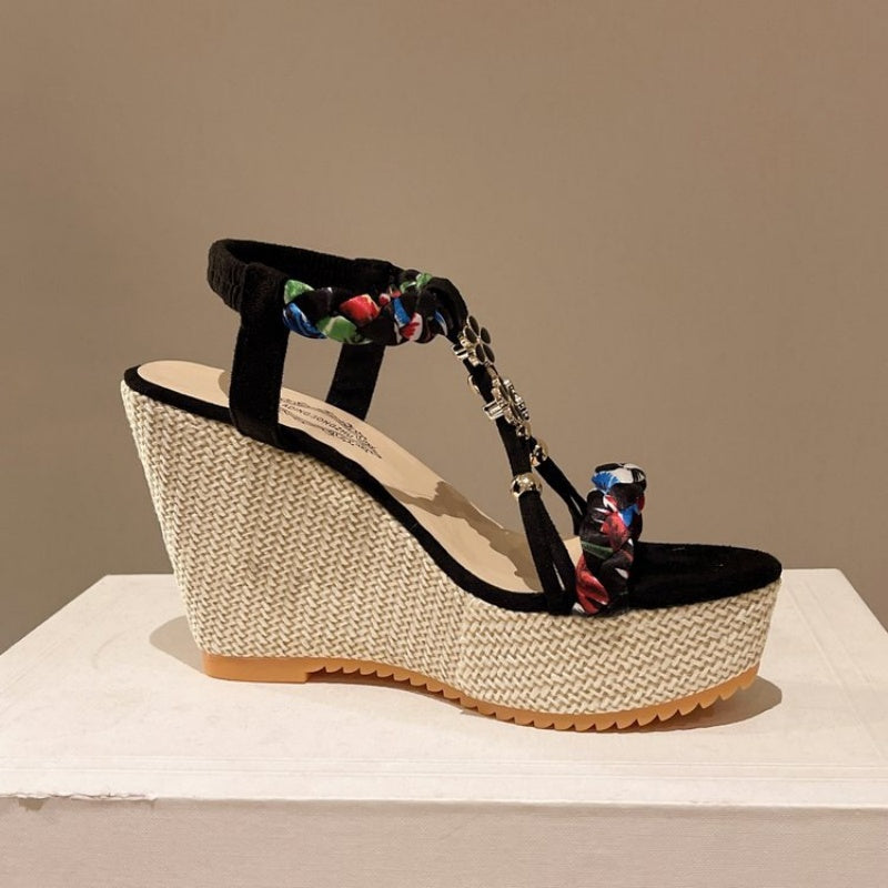 Boho-Keilsandalen für Frauen mit spitzen Zehen