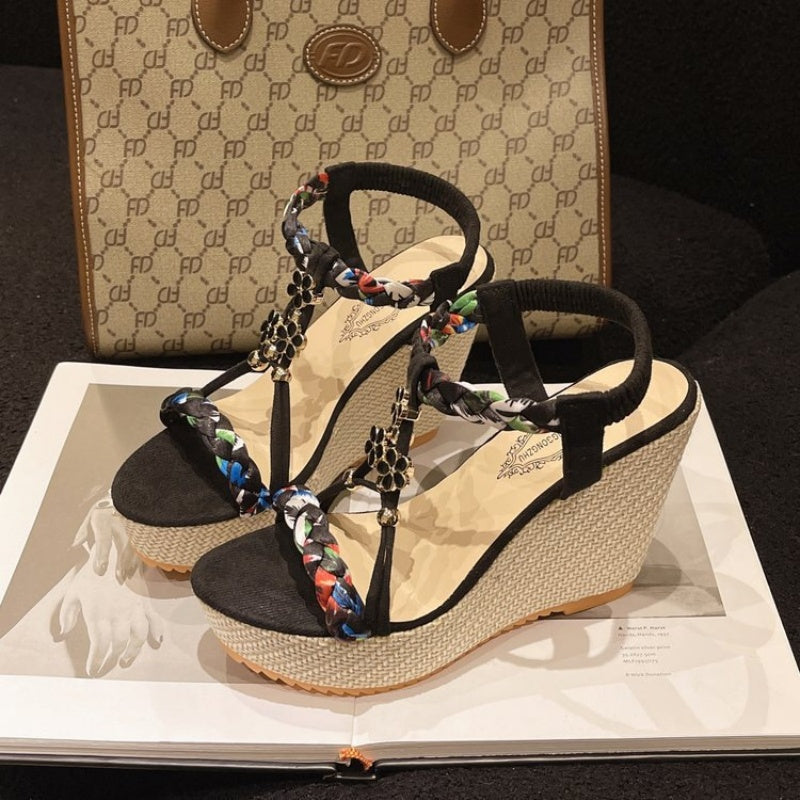 Boho-Keilsandalen für Frauen mit spitzen Zehen