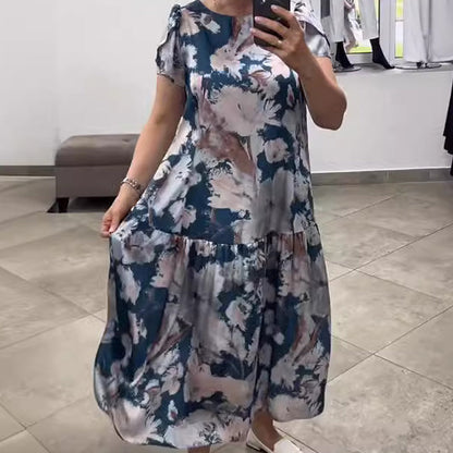 Vestido corta de escote circular suelto con patrón de flores
