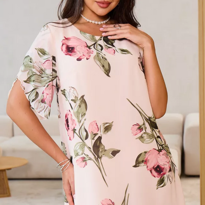 Vestido de gasa que fluye con pétalos de color rubor