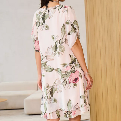 Vestido de gasa que fluye con pétalos de color rubor