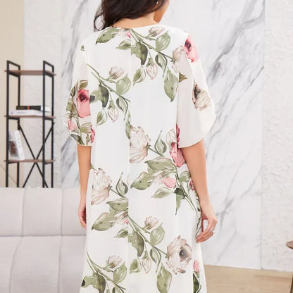 Vestido de gasa que fluye con pétalos de color rubor