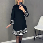 Langarmkleid mit abstraktem Muster