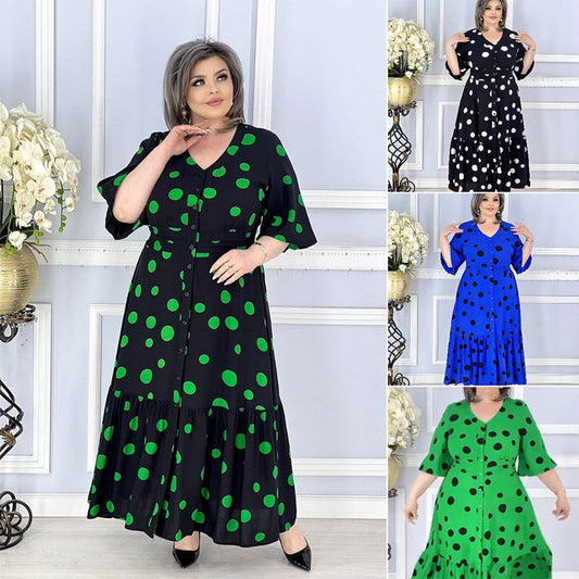 Vestido de lunares de damas elegantes con un escrito en V
