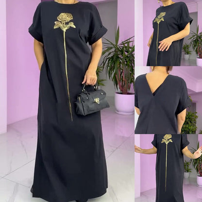 Vestido para mujeres con un escote circular y hendidura lateral