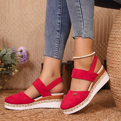 🥿Geschlossene Zehen Riemchensandalen mit niedrigem Keil🌈Verschiedene Farben nach Wahl