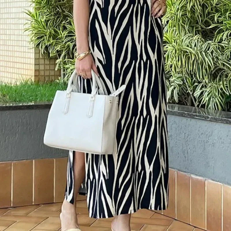 Bedrucktes Kleid mit V-Ausschnitt und Seitenschlitz für Frauen