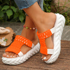 Chunky gewebte Hausschuhe in hellen Farben